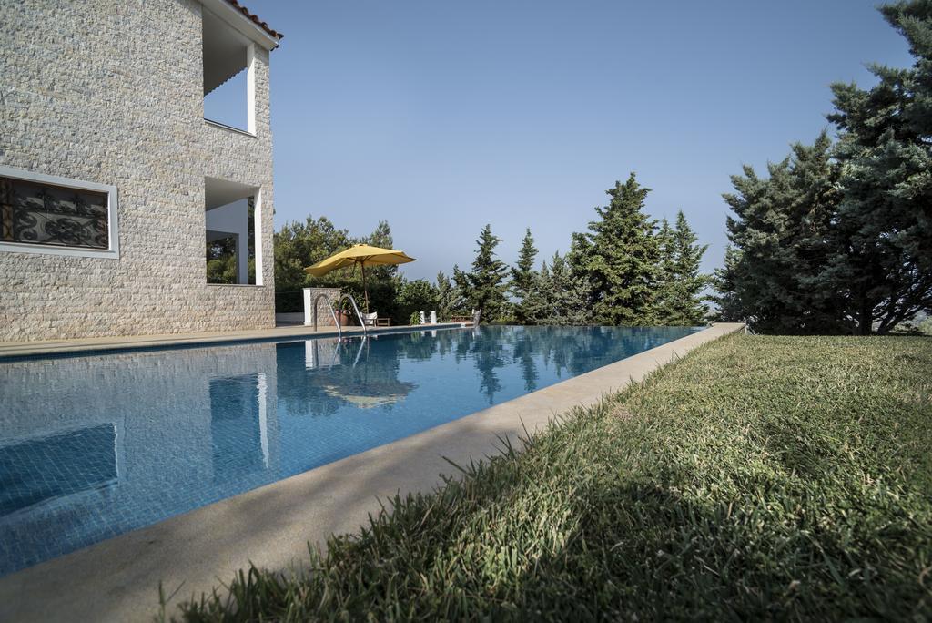 Villa Corina Near The Airport Kouvarás Exteriör bild